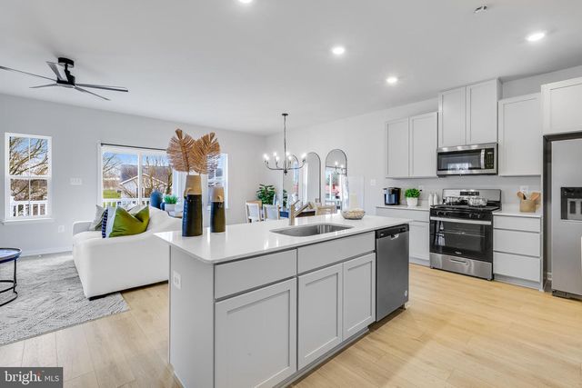 565 W NORTH ST, Smyrna, DE 19977