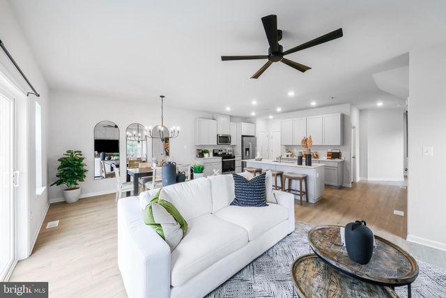 565 W NORTH ST, Smyrna, DE 19977