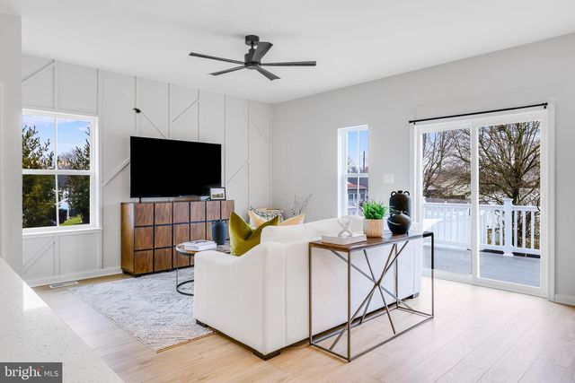 565 W NORTH ST, Smyrna, DE 19977