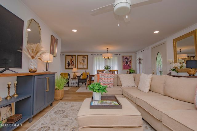 402 E Pennsylvania Avenue, Bonifay, FL 32425