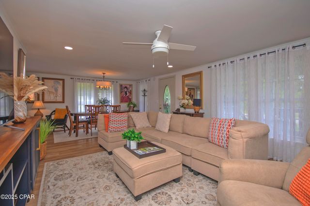 402 E Pennsylvania Avenue, Bonifay, FL 32425