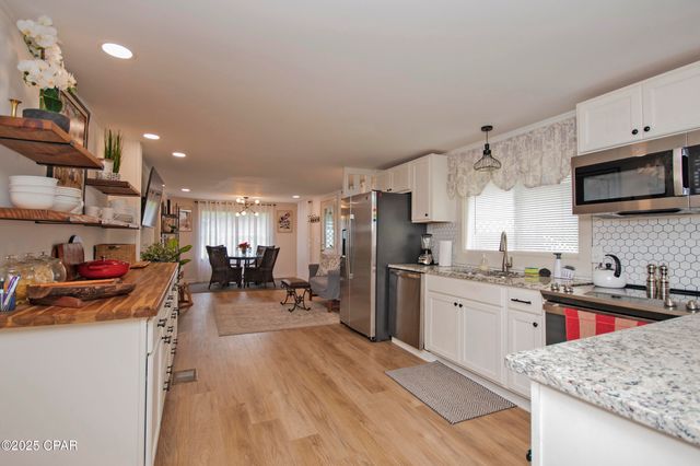 402 E Pennsylvania Avenue, Bonifay, FL 32425