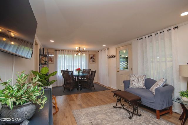 402 E Pennsylvania Avenue, Bonifay, FL 32425