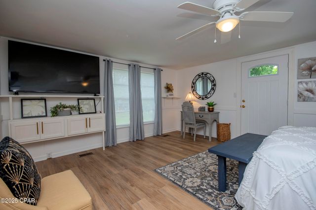 402 E Pennsylvania Avenue, Bonifay, FL 32425