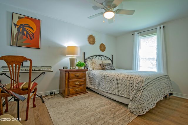 402 E Pennsylvania Avenue, Bonifay, FL 32425