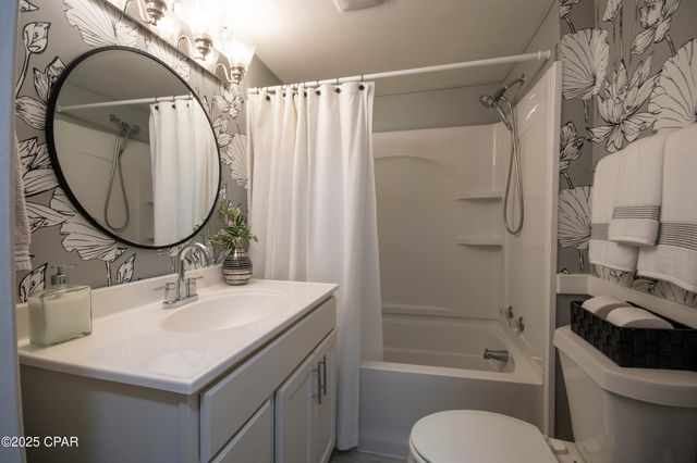 402 E Pennsylvania Avenue, Bonifay, FL 32425