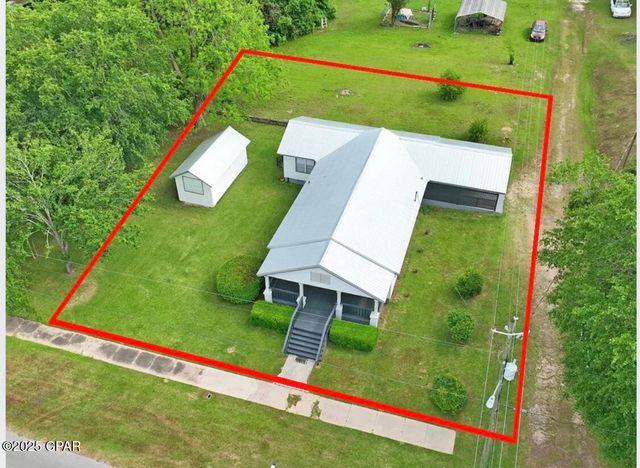 402 E Pennsylvania Avenue, Bonifay, FL 32425