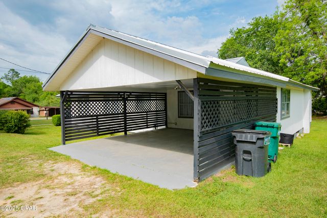 402 E Pennsylvania Avenue, Bonifay, FL 32425