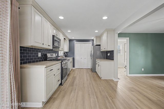 45 Birchwood Avenue, Keansburg, NJ 07734