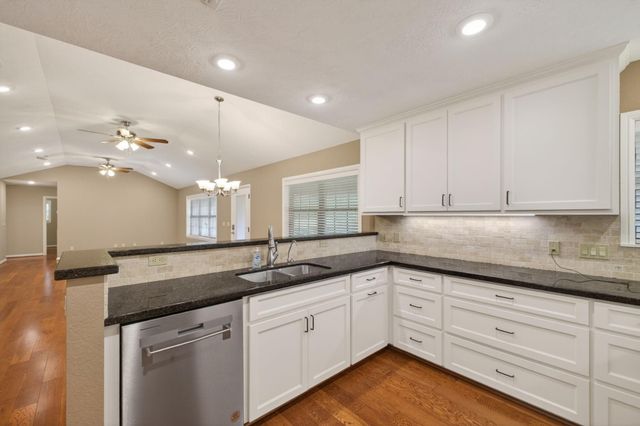 408 W Tom Green Street, Brenham, TX 77833