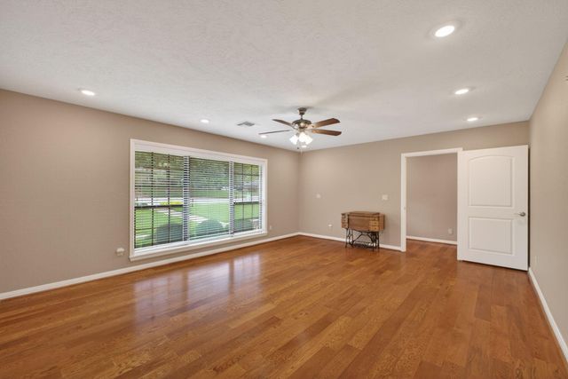 408 W Tom Green Street, Brenham, TX 77833