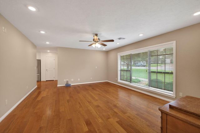 408 W Tom Green Street, Brenham, TX 77833