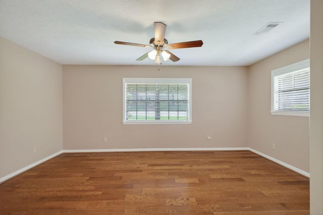 408 W Tom Green Street, Brenham, TX 77833