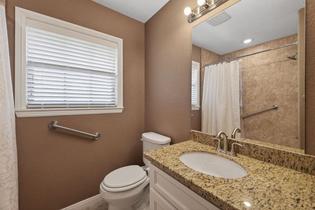 408 W Tom Green Street, Brenham, TX 77833
