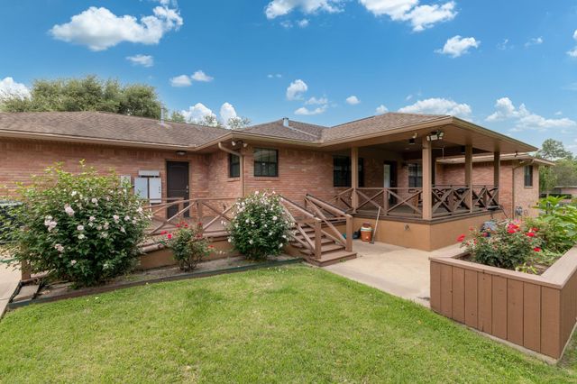 408 W Tom Green Street, Brenham, TX 77833