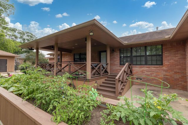 408 W Tom Green Street, Brenham, TX 77833