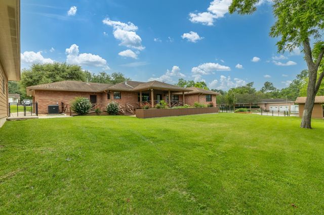 408 W Tom Green Street, Brenham, TX 77833