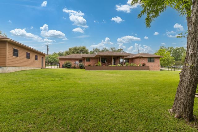 408 W Tom Green Street, Brenham, TX 77833