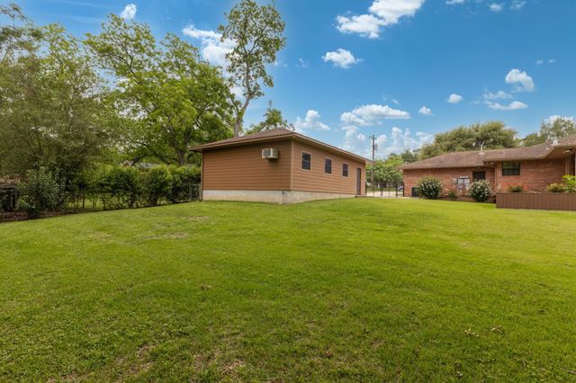 408 W Tom Green Street, Brenham, TX 77833
