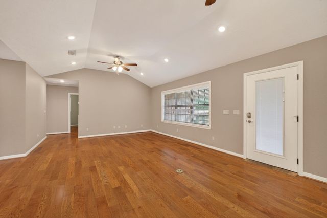 408 W Tom Green Street, Brenham, TX 77833