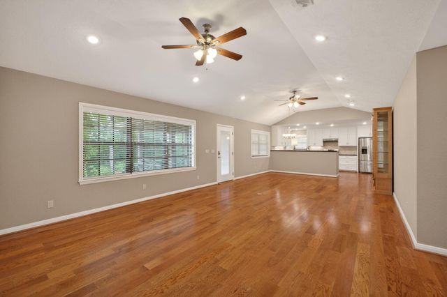 408 W Tom Green Street, Brenham, TX 77833