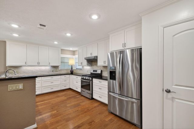 408 W Tom Green Street, Brenham, TX 77833