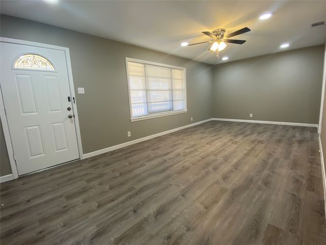 1445 W Ball Street, Weatherford, TX 76086