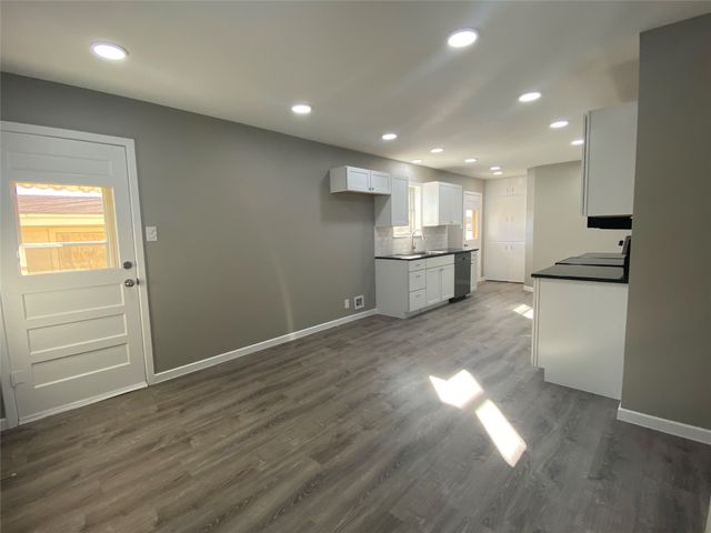 1445 W Ball Street, Weatherford, TX 76086