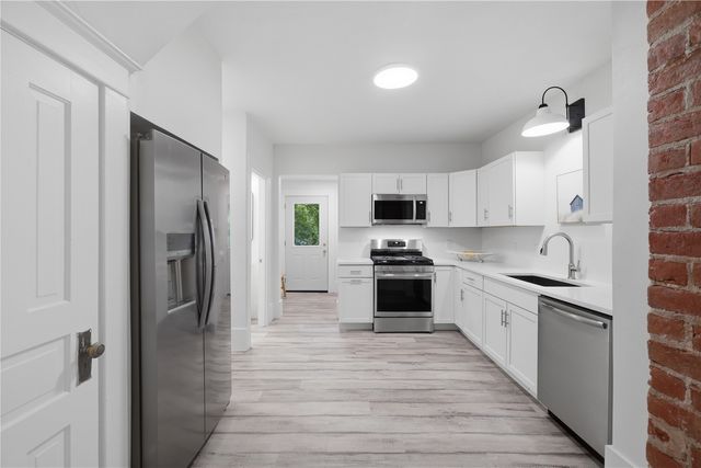 1133 Hotz Ave, Iowa City, IA 52245