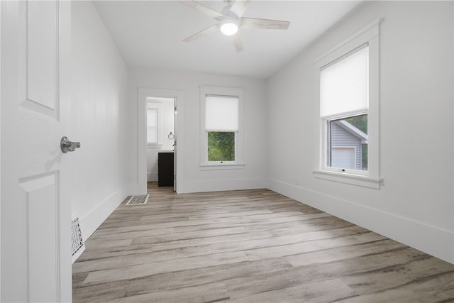 1133 Hotz Ave, Iowa City, IA 52245