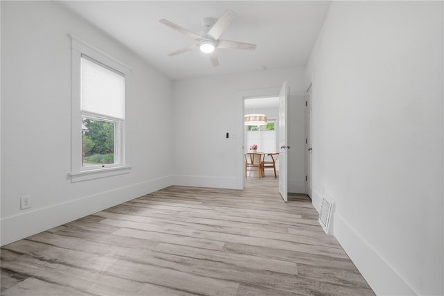 1133 Hotz Ave, Iowa City, IA 52245