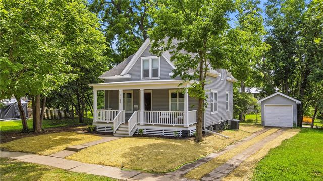1133 Hotz Ave, Iowa City, IA 52245