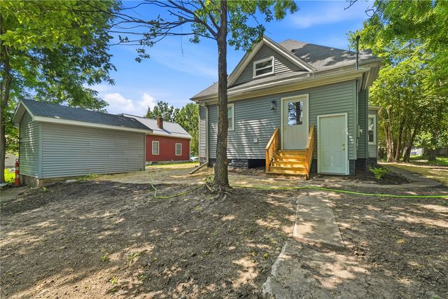 1133 Hotz Ave, Iowa City, IA 52245