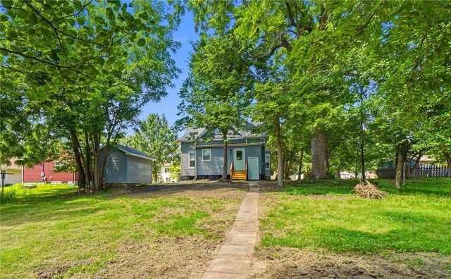 1133 Hotz Ave, Iowa City, IA 52245