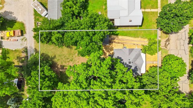 1133 Hotz Ave, Iowa City, IA 52245