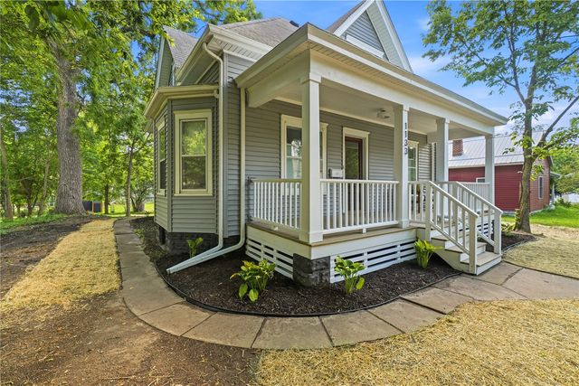 1133 Hotz Ave, Iowa City, IA 52245