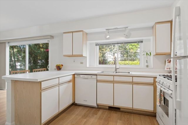 305 Cane Garden Circle 305, Aurora, IL 60504