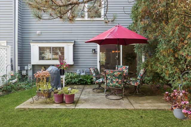 305 Cane Garden Circle 305, Aurora, IL 60504