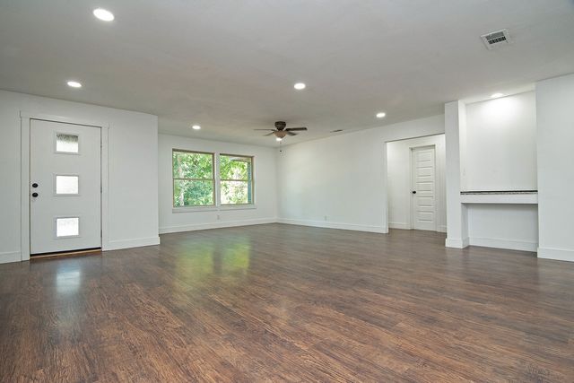 7326 Maringo Drive, Dallas, TX 75227
