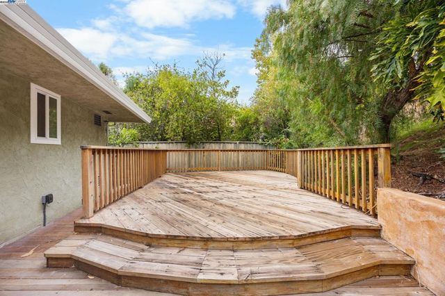 699 Fiesta Place, Hayward, CA 94544