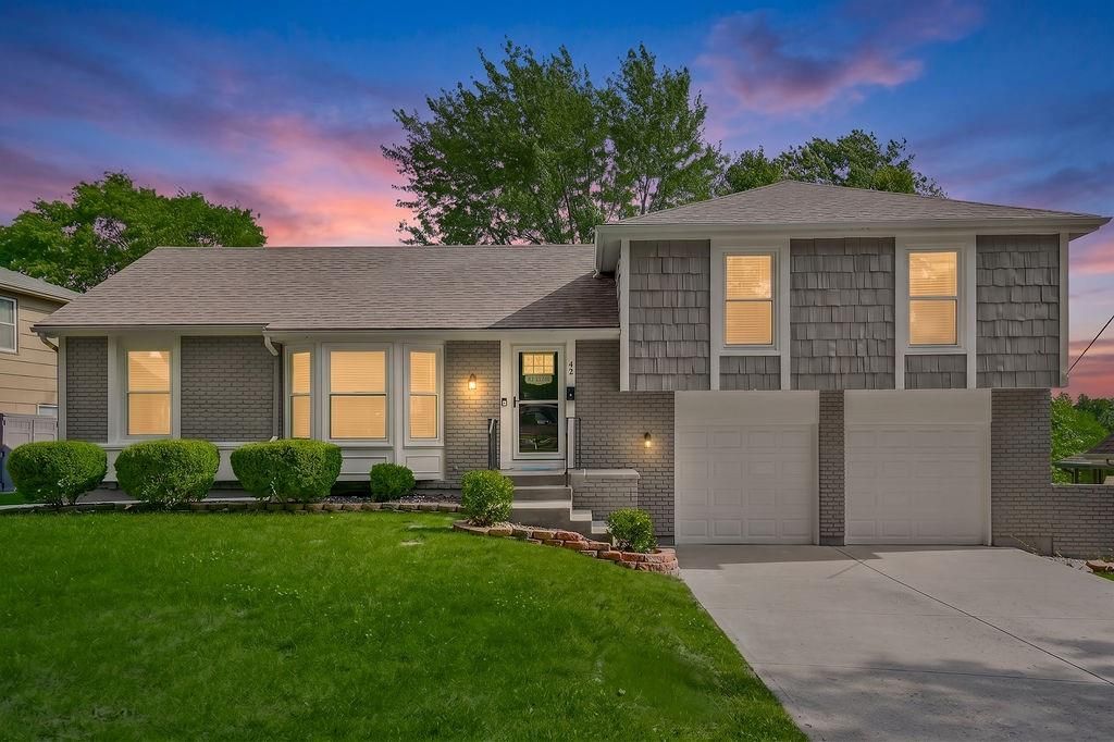 42 E 106 Street, Kansas City, MO 64114