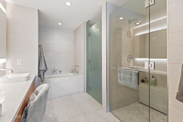 5455 E Lincoln Drive 2011, Paradise Valley, AZ 85253