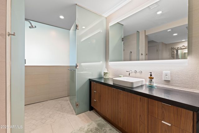 5455 E Lincoln Drive 2011, Paradise Valley, AZ 85253