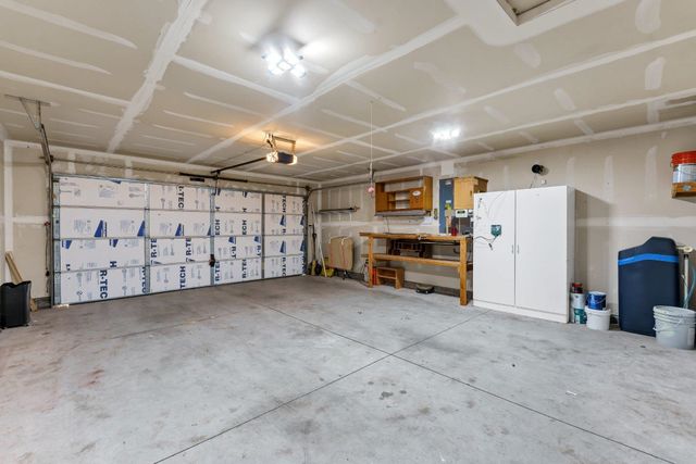 12422 W Pacific Ct, Airway Heights, WA 99001
