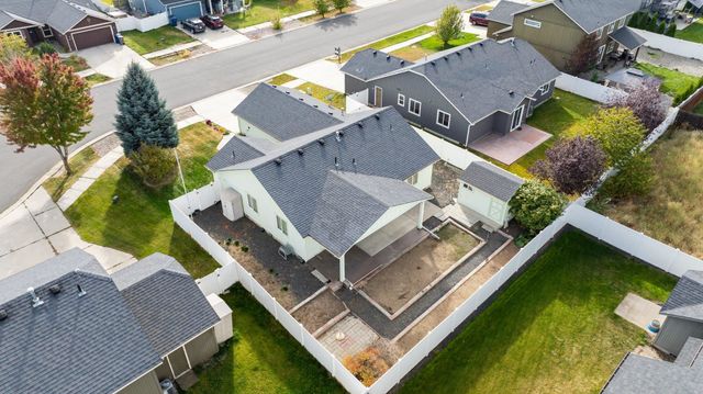 12422 W Pacific Ct, Airway Heights, WA 99001