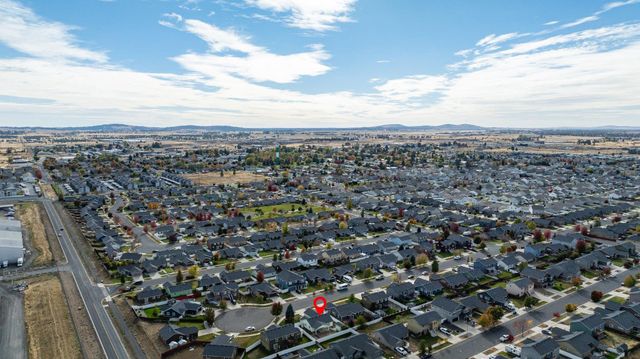 12422 W Pacific Ct, Airway Heights, WA 99001