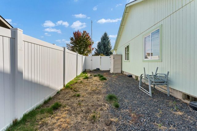 12422 W Pacific Ct, Airway Heights, WA 99001