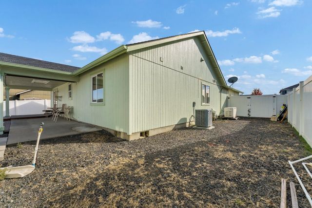 12422 W Pacific Ct, Airway Heights, WA 99001