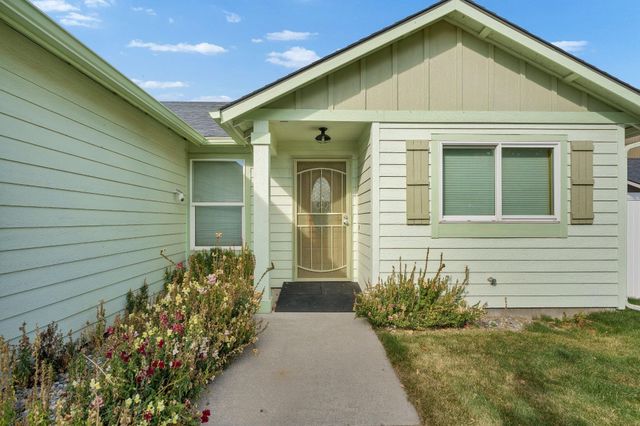 12422 W Pacific Ct, Airway Heights, WA 99001