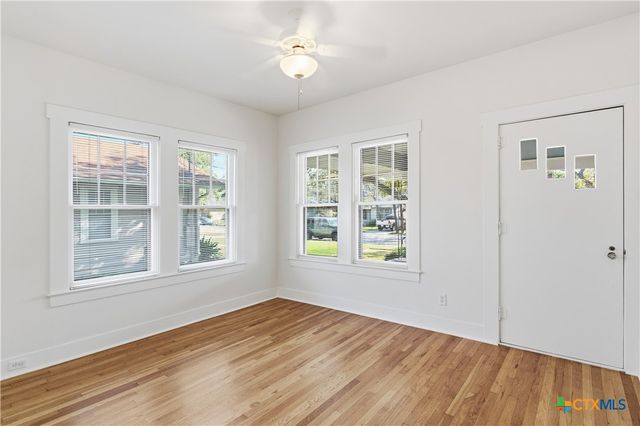 502 Elm Street, Seguin, TX 78155